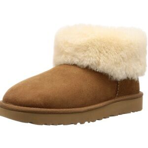 UGG CLASSIC MINI Fluff Boots 
Women’s size 5